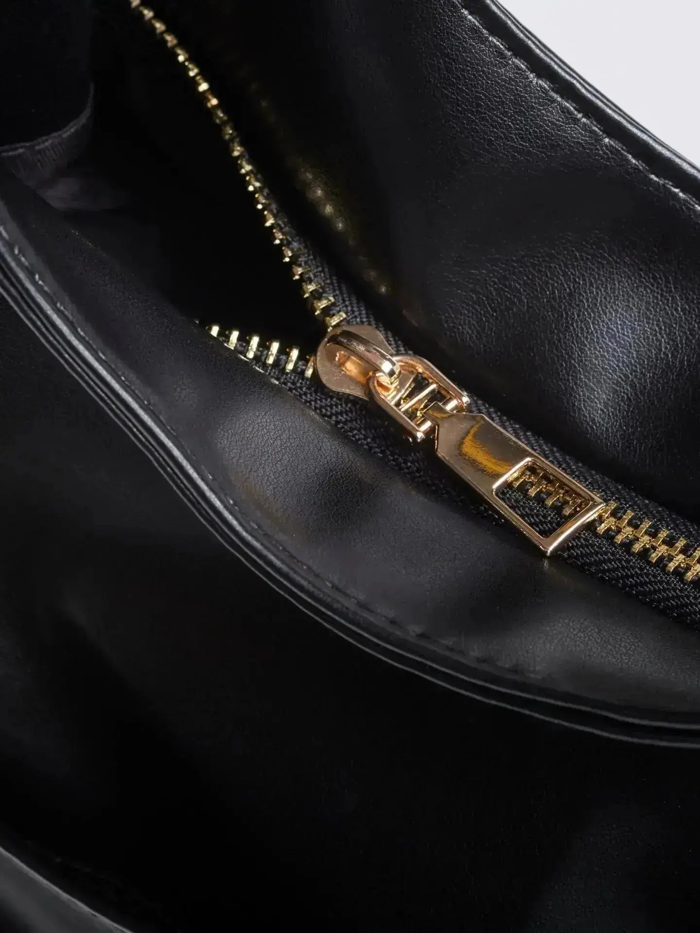 Noir Essence | Bolso de Sevilla Boutique