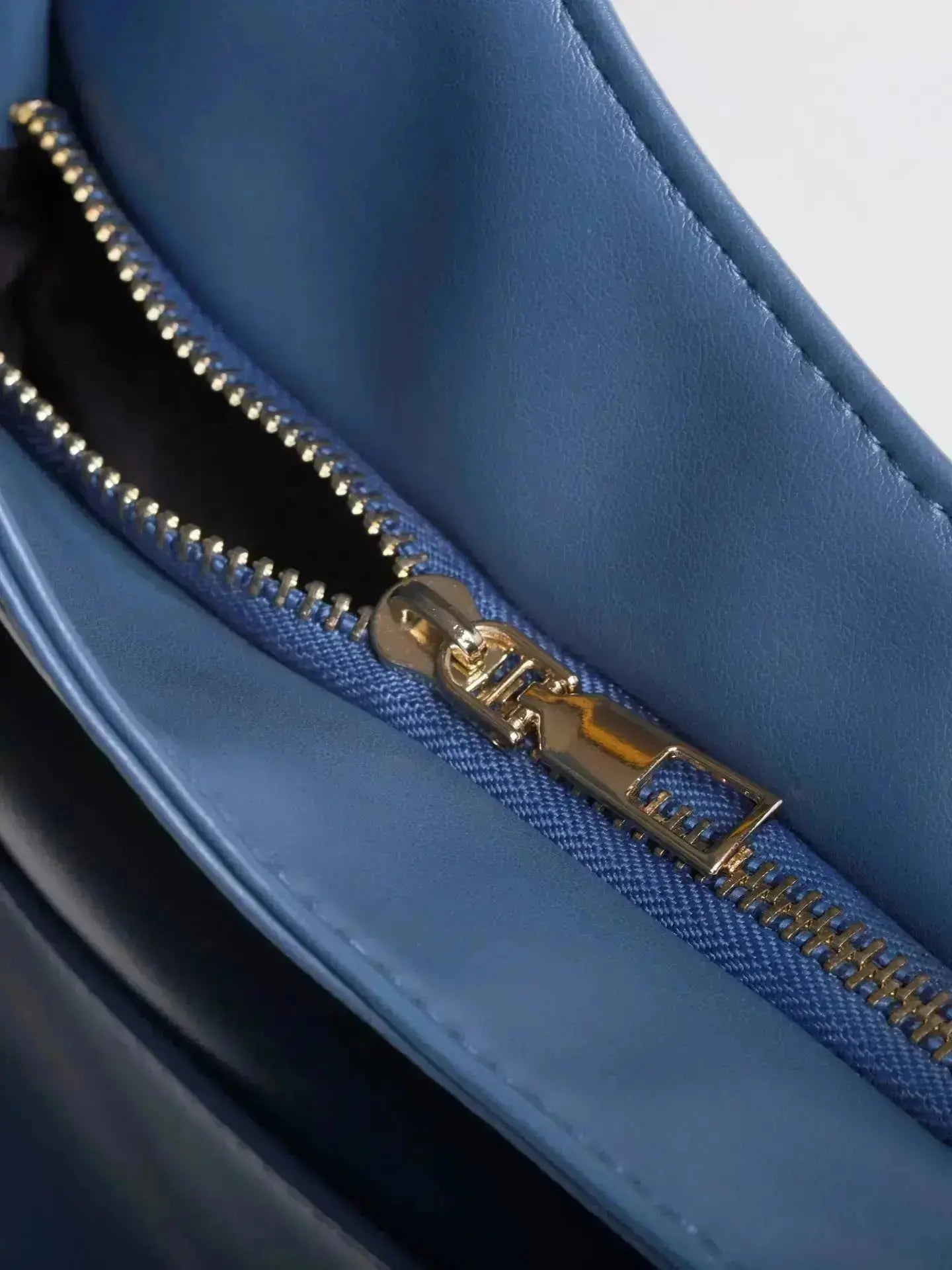 Noir Essence | Bolso de Sevilla Boutique