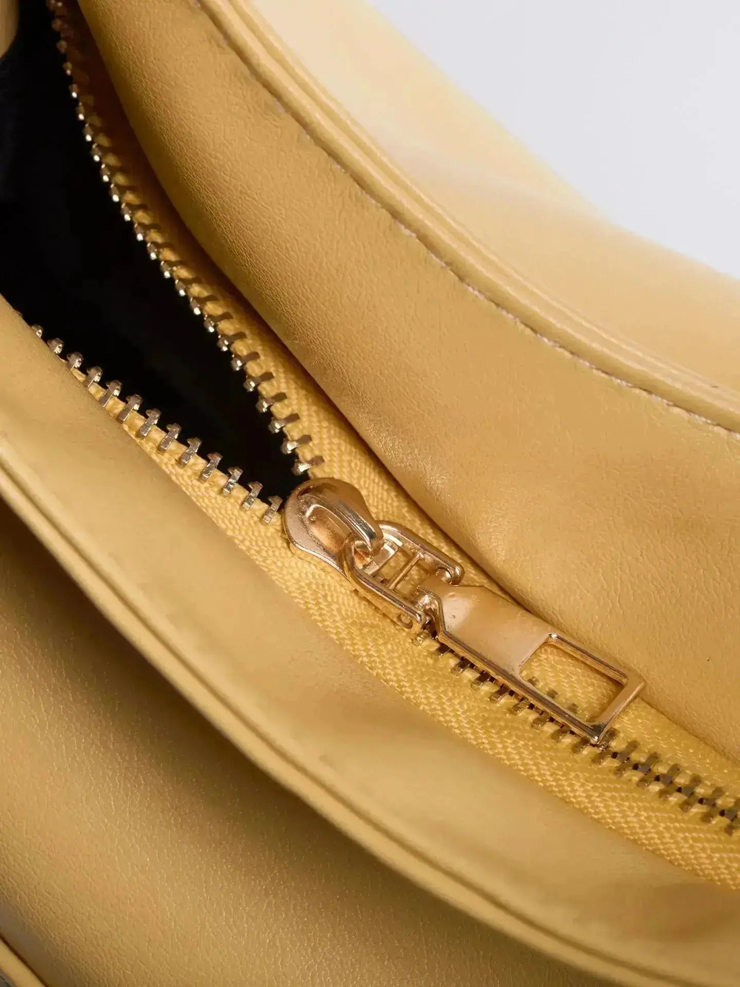 Noir Essence | Bolso de Sevilla Boutique